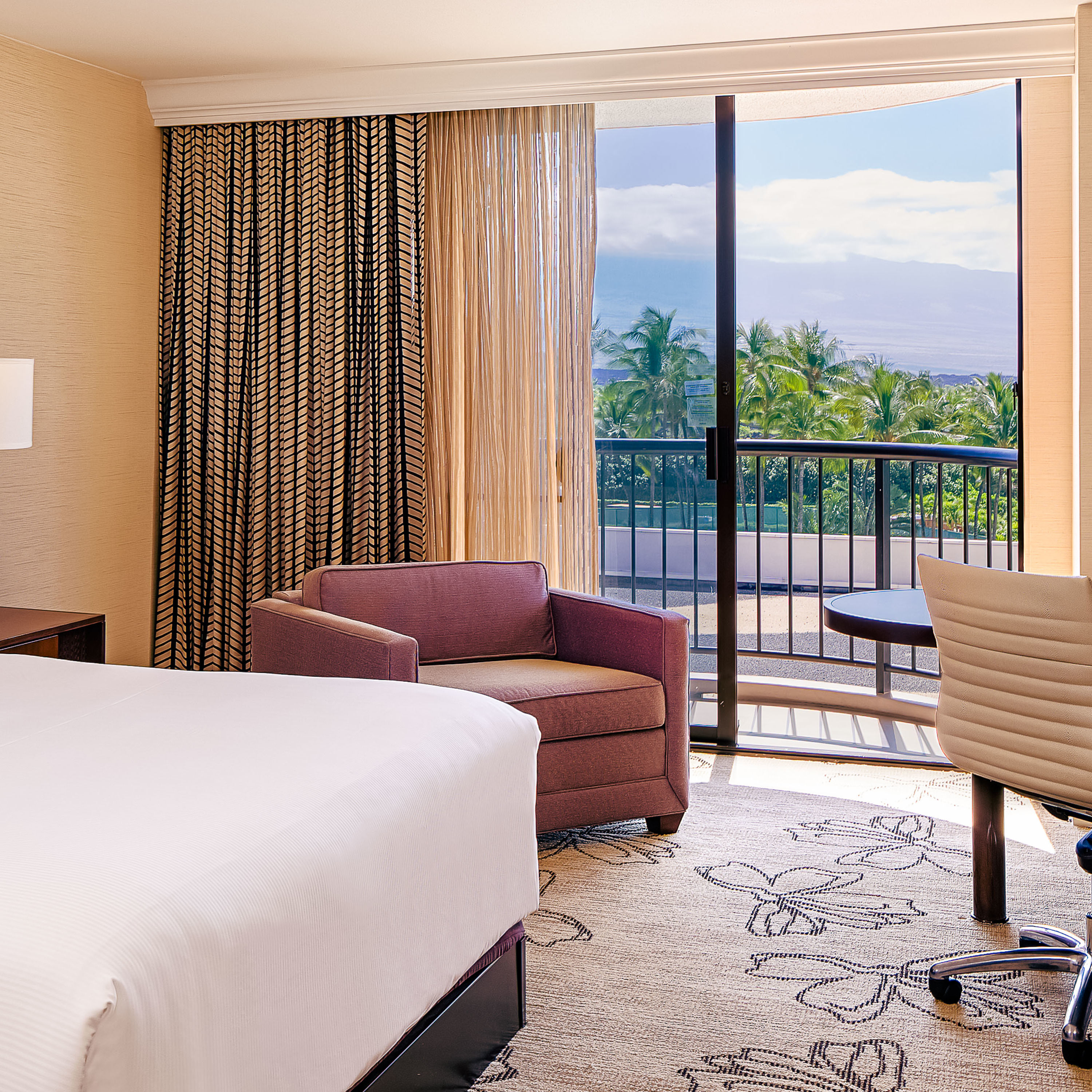 King Guestroom With Balcony