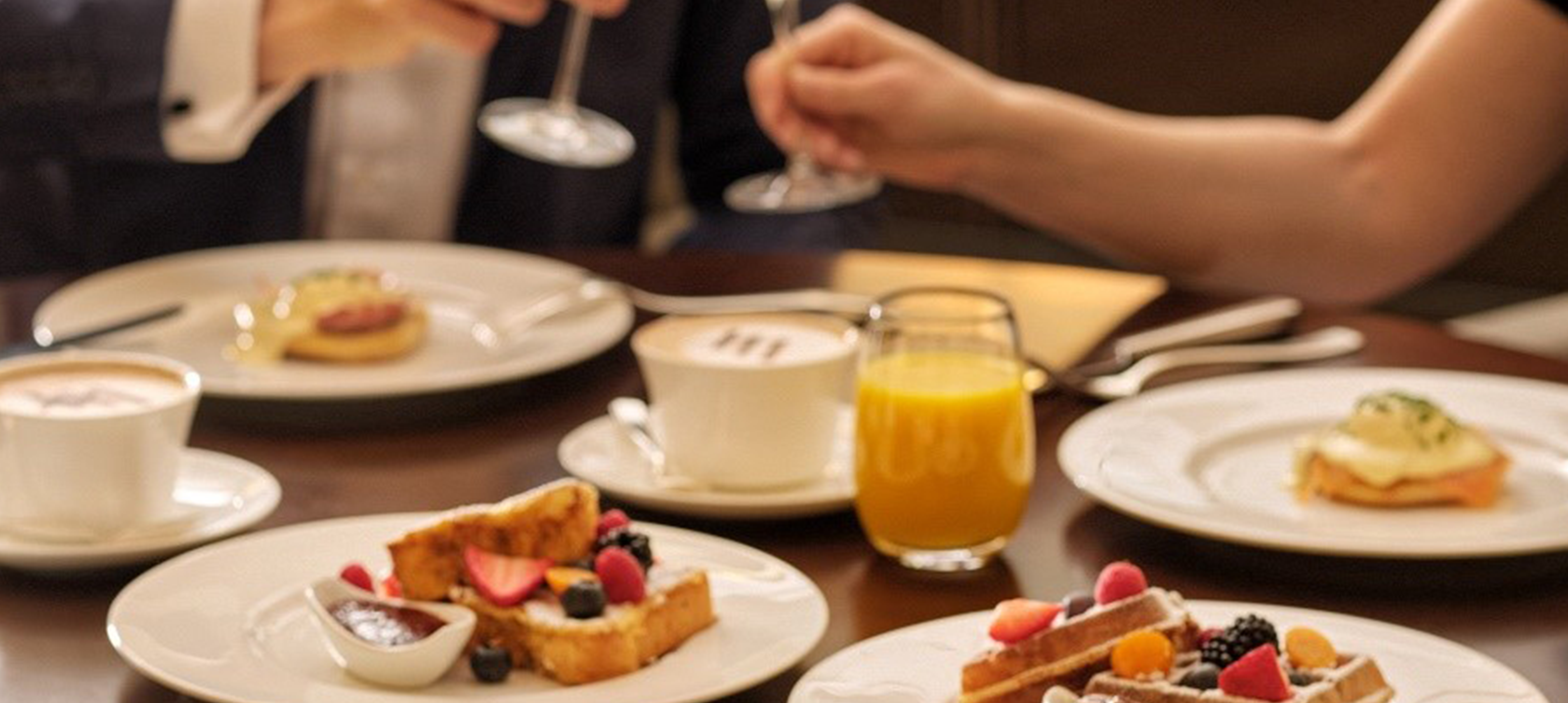 Paar beim Frühstück