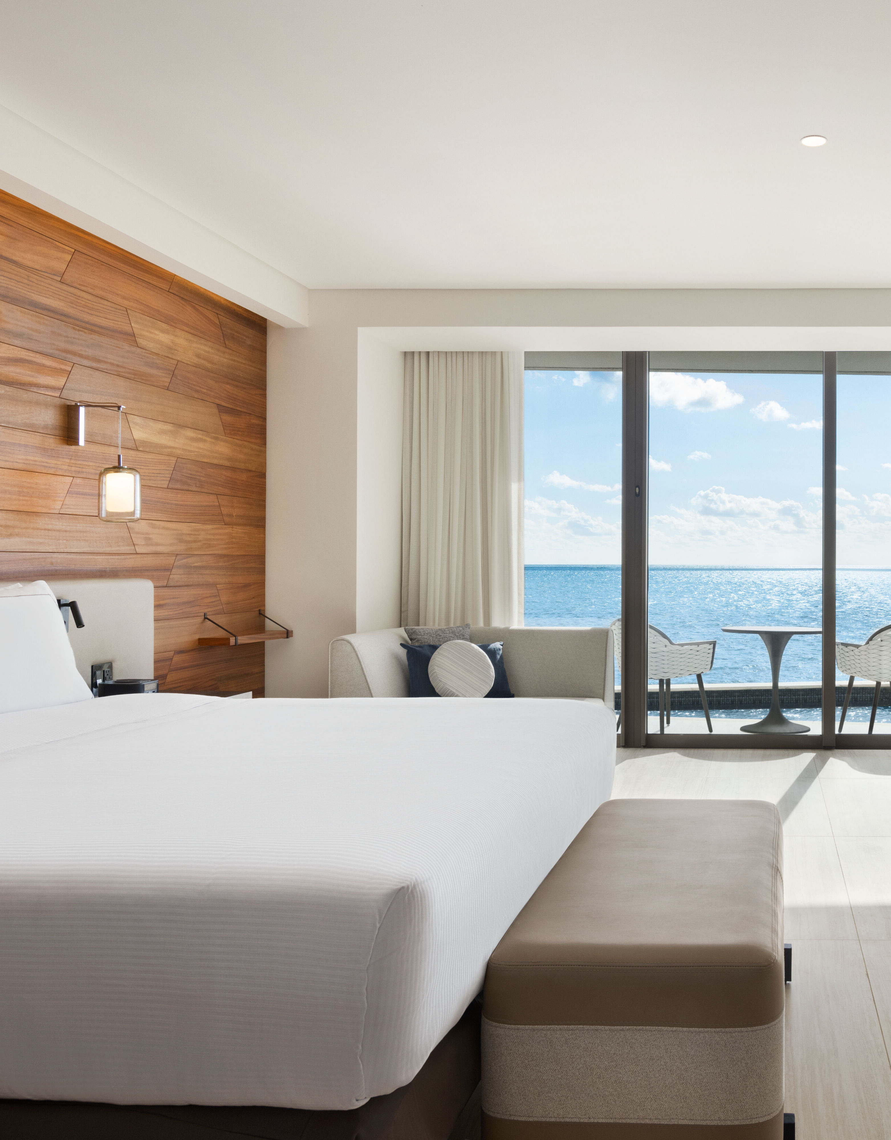 King Bedroom Suite With Ocean Front