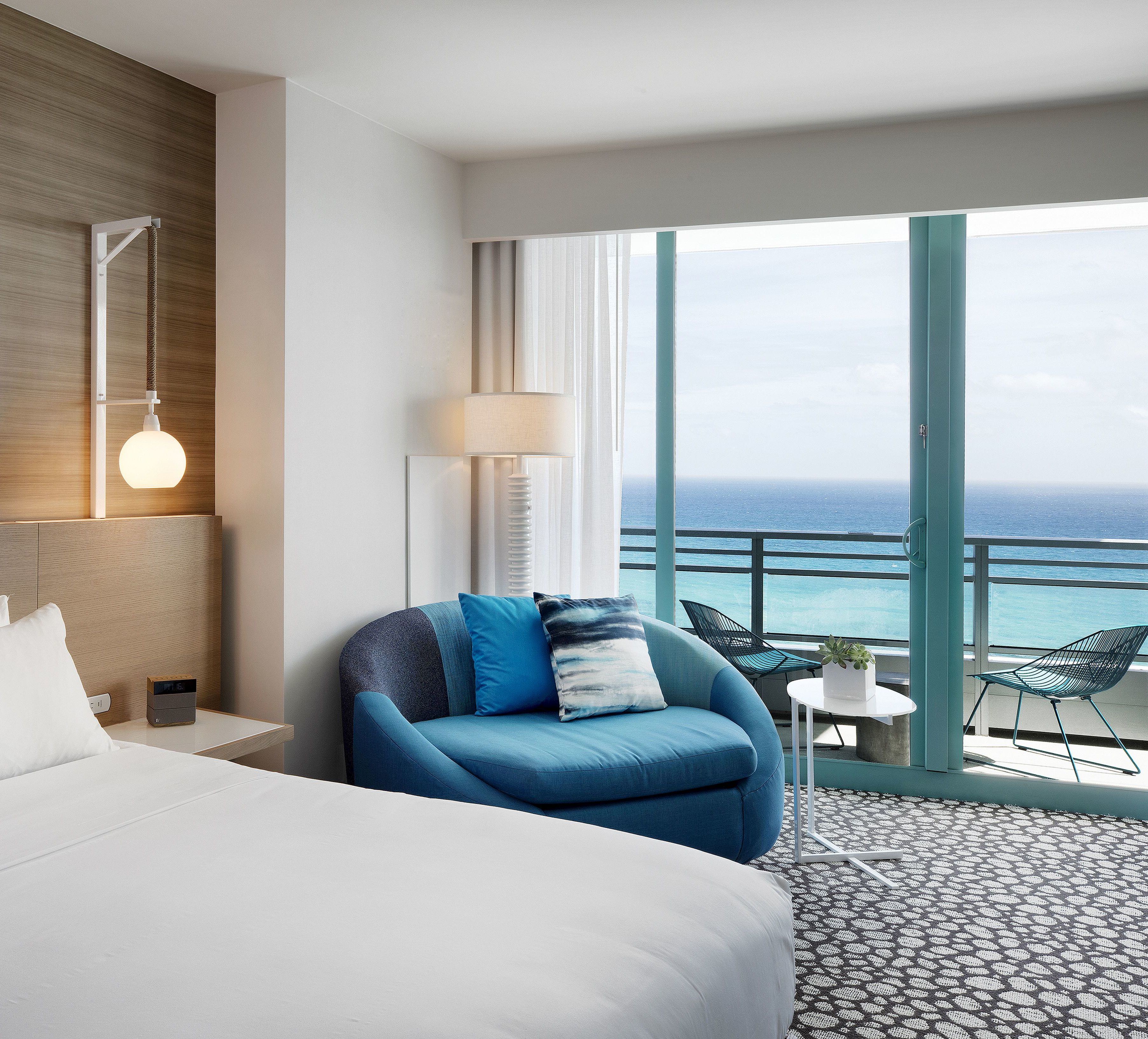 Deluxe King Balkon Tepi Laut