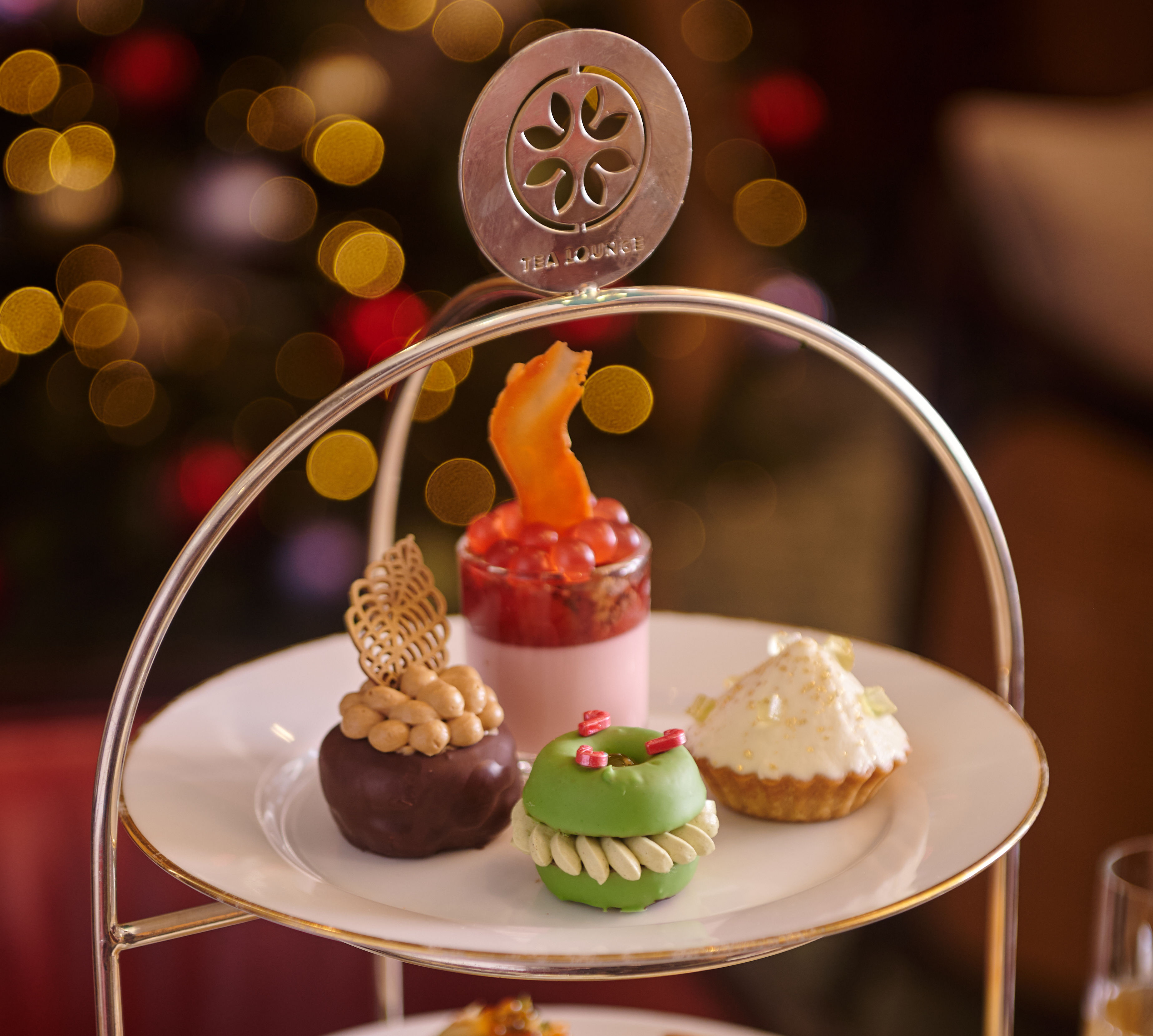 sélection de gâteaux sur plateau