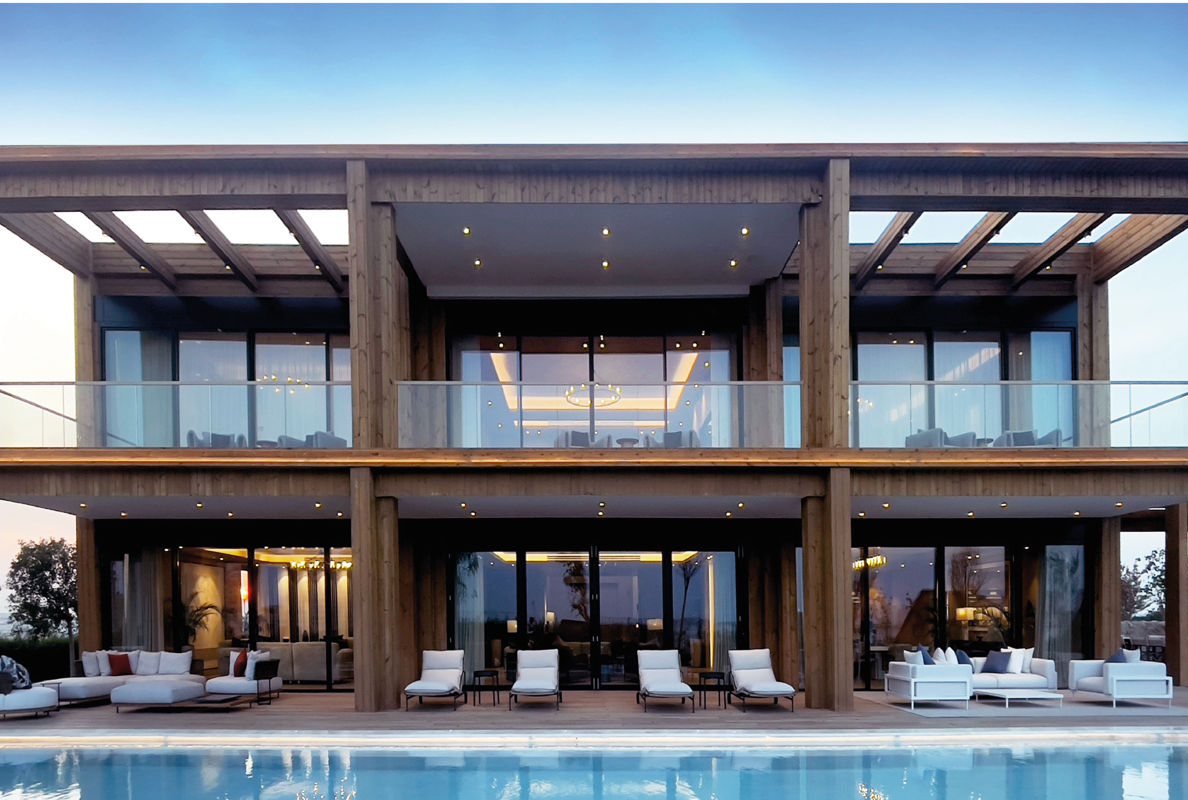 Royal Three Bedroom Villa with Comfortable Seats in Pool Area