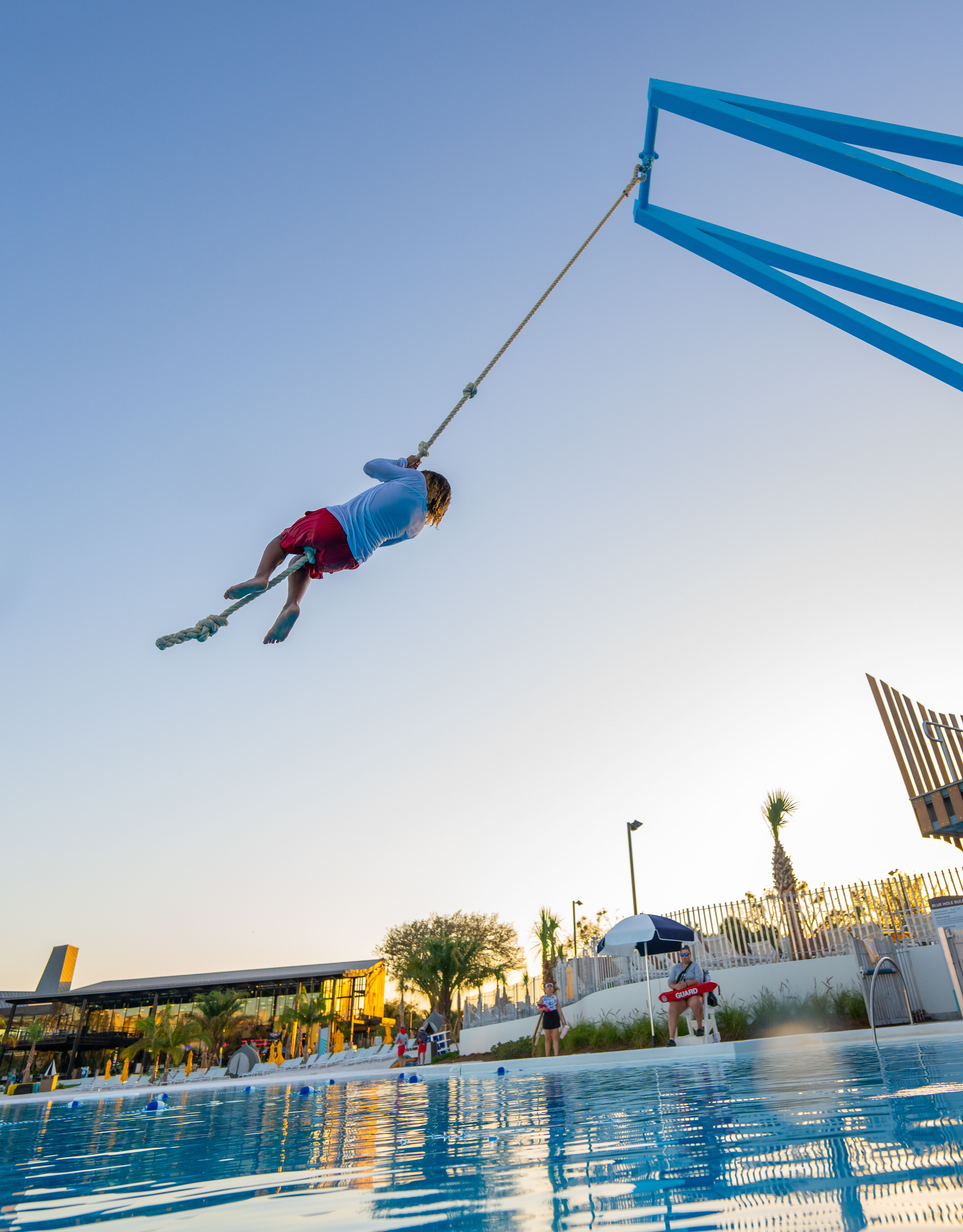 Attività con piscina esterna