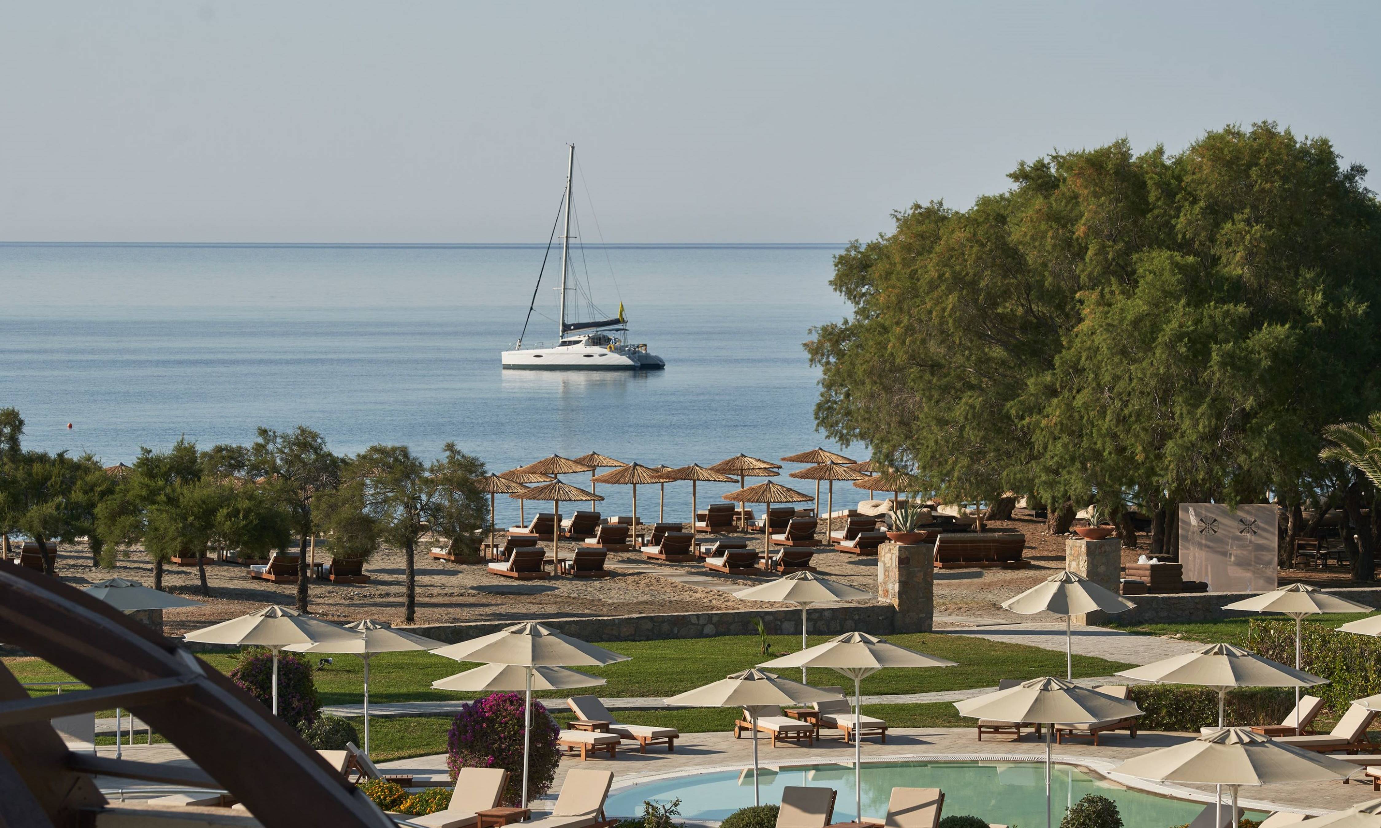 Piscina ao ar livre com vista para a praia