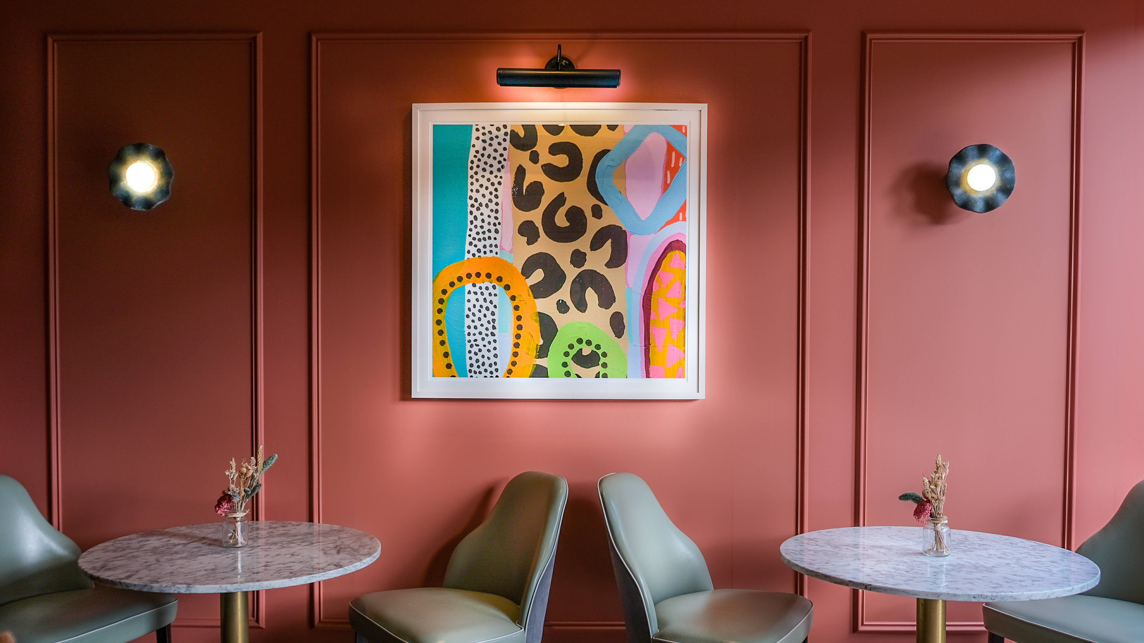 restaurant sur la terrasse, tables de salle à manger