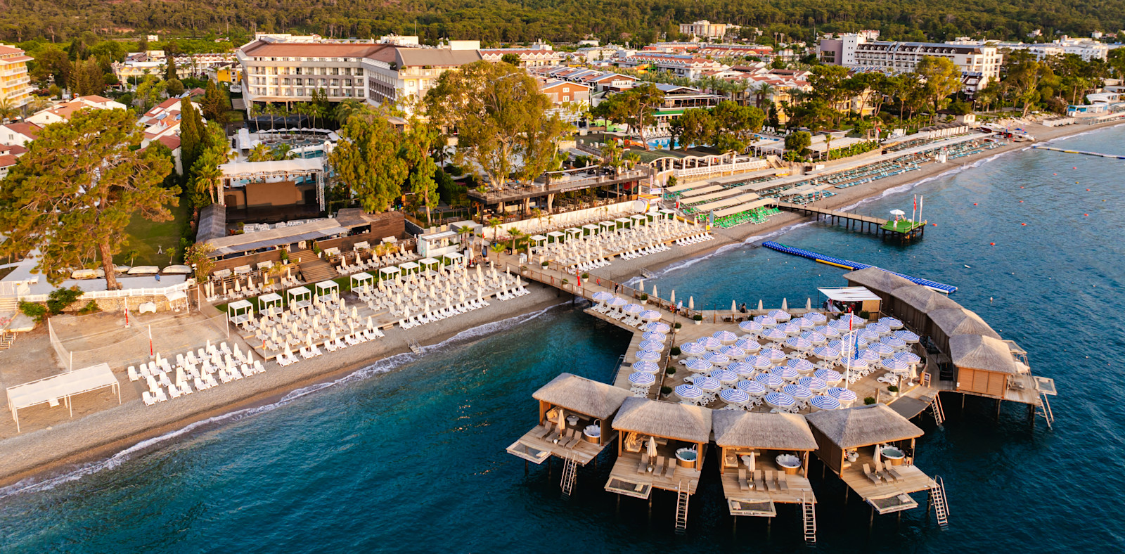 Luchtfoto van DoubleTree by Hilton Antalya-Kemer All-Inclusive Resort