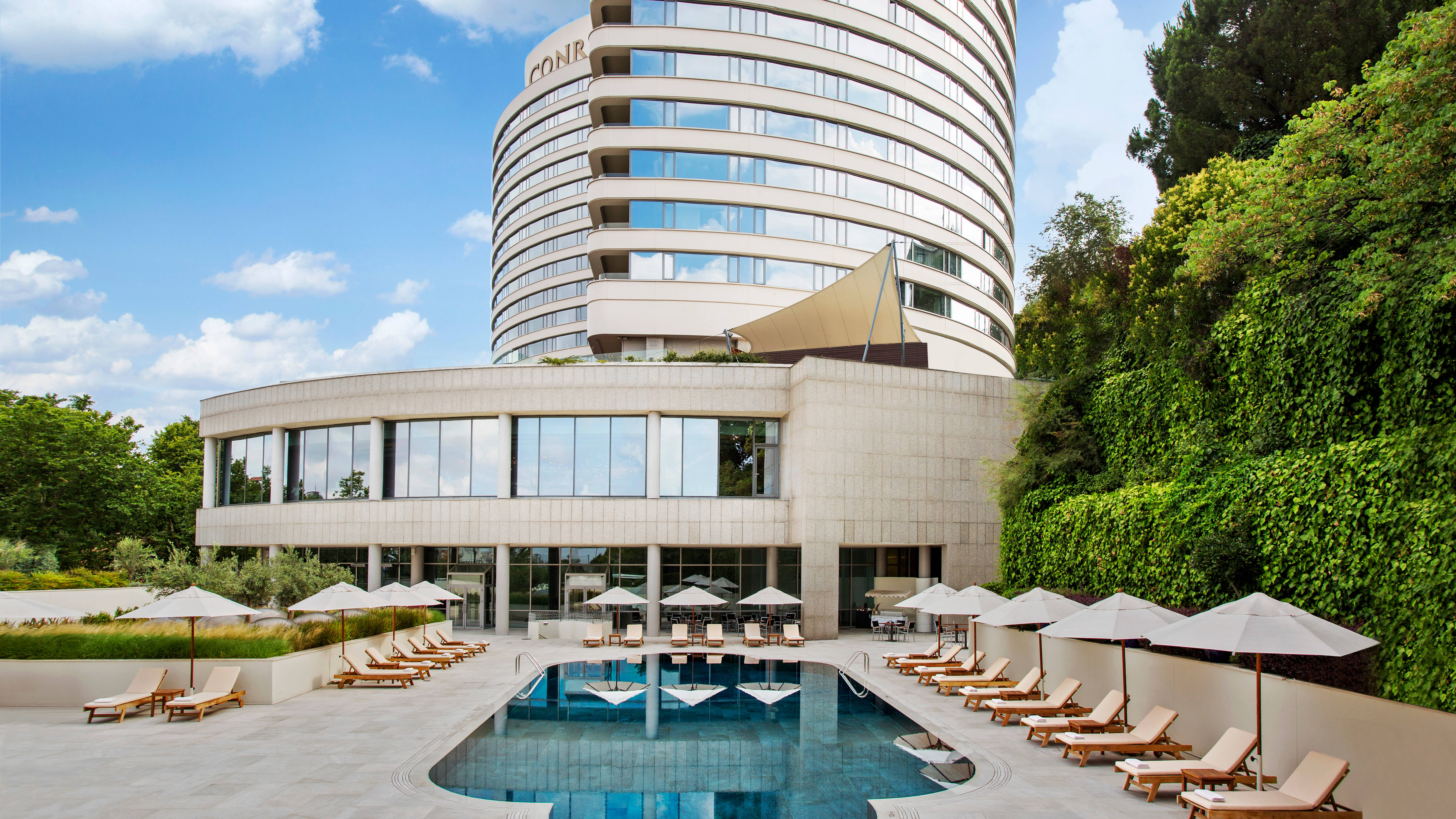 Hotel Exterior Outdoor Pool