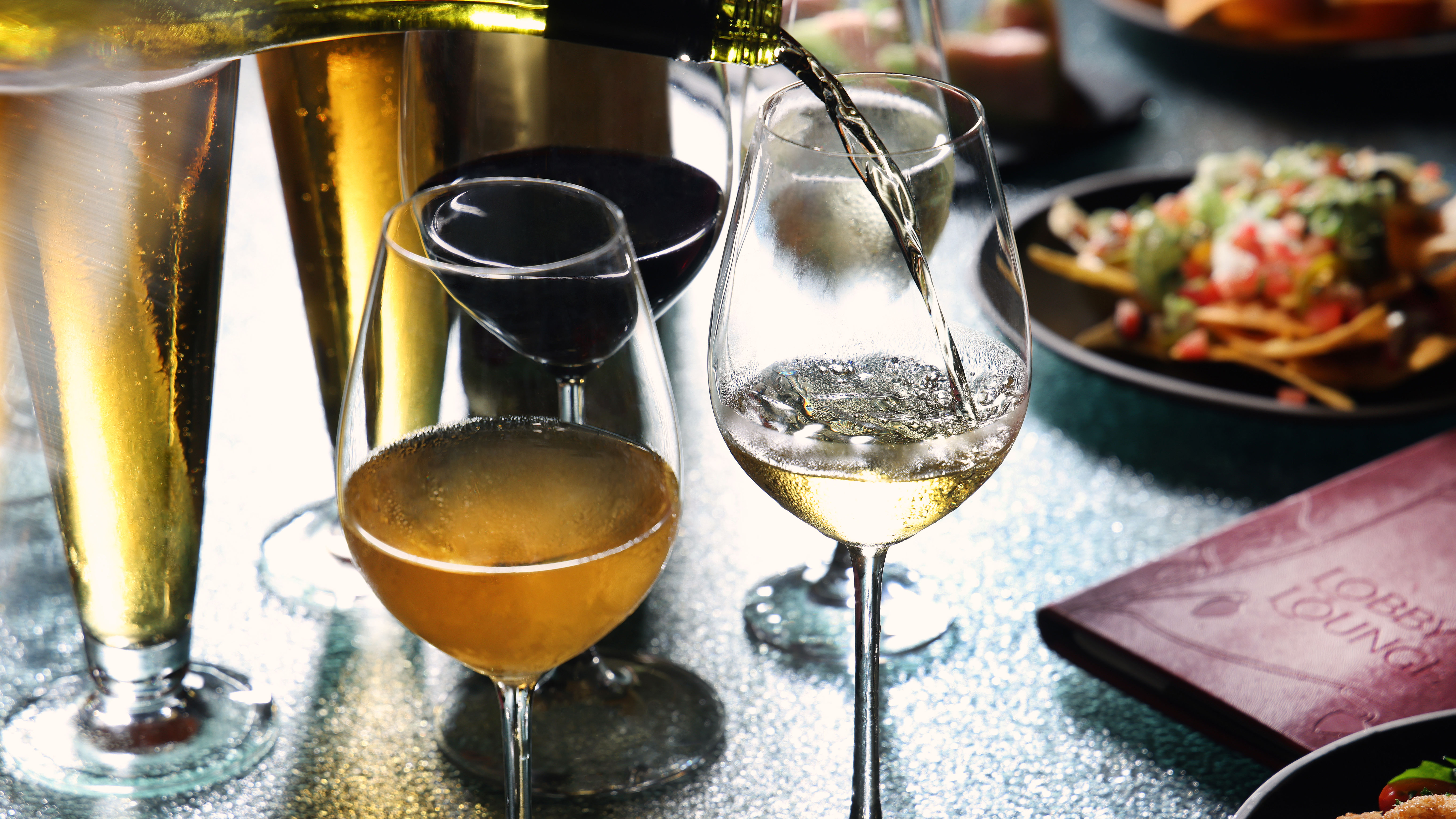 Lounge în hol, ore fericite