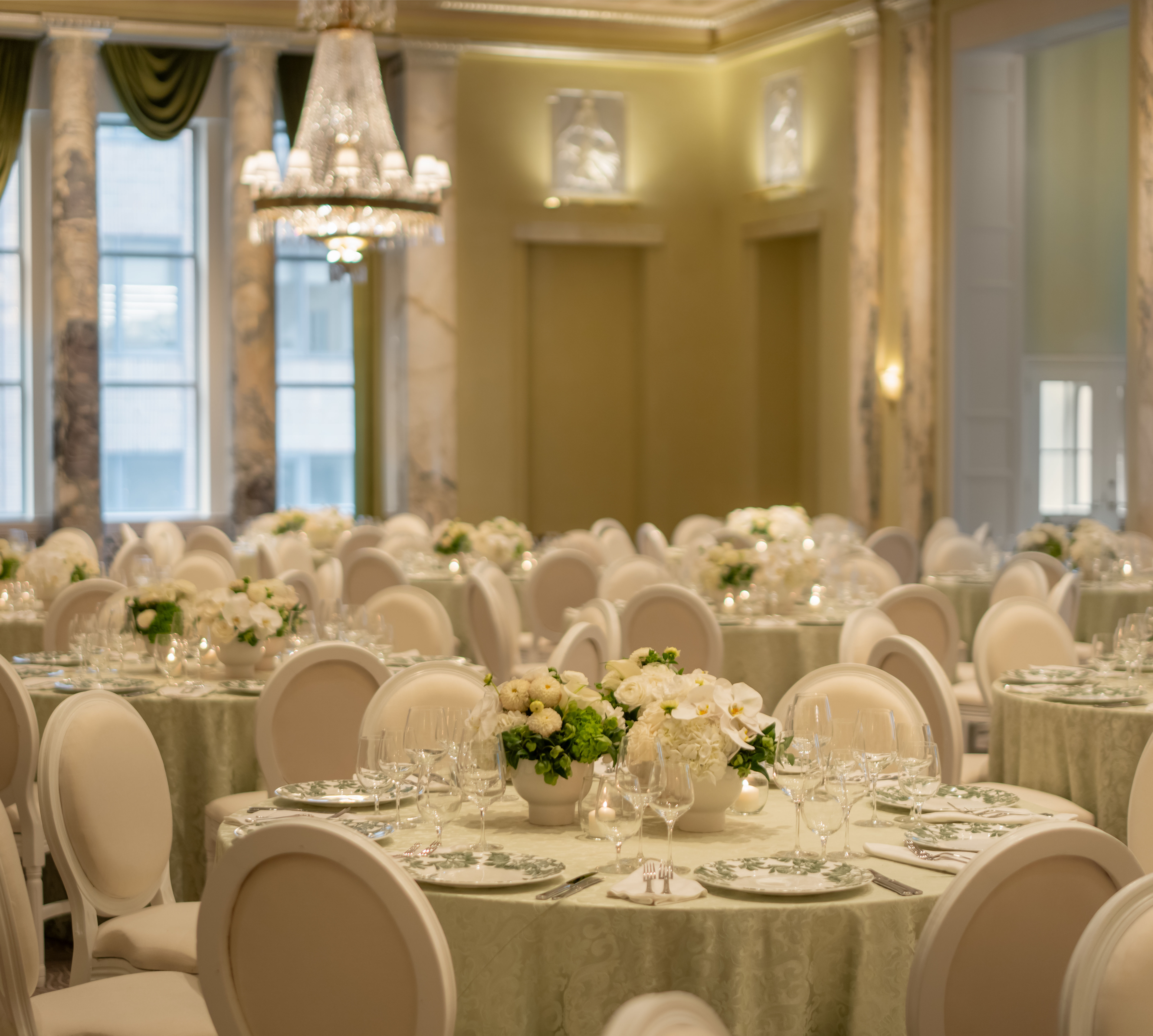 Jade Salon with ballroom set up and circular tables and chairs