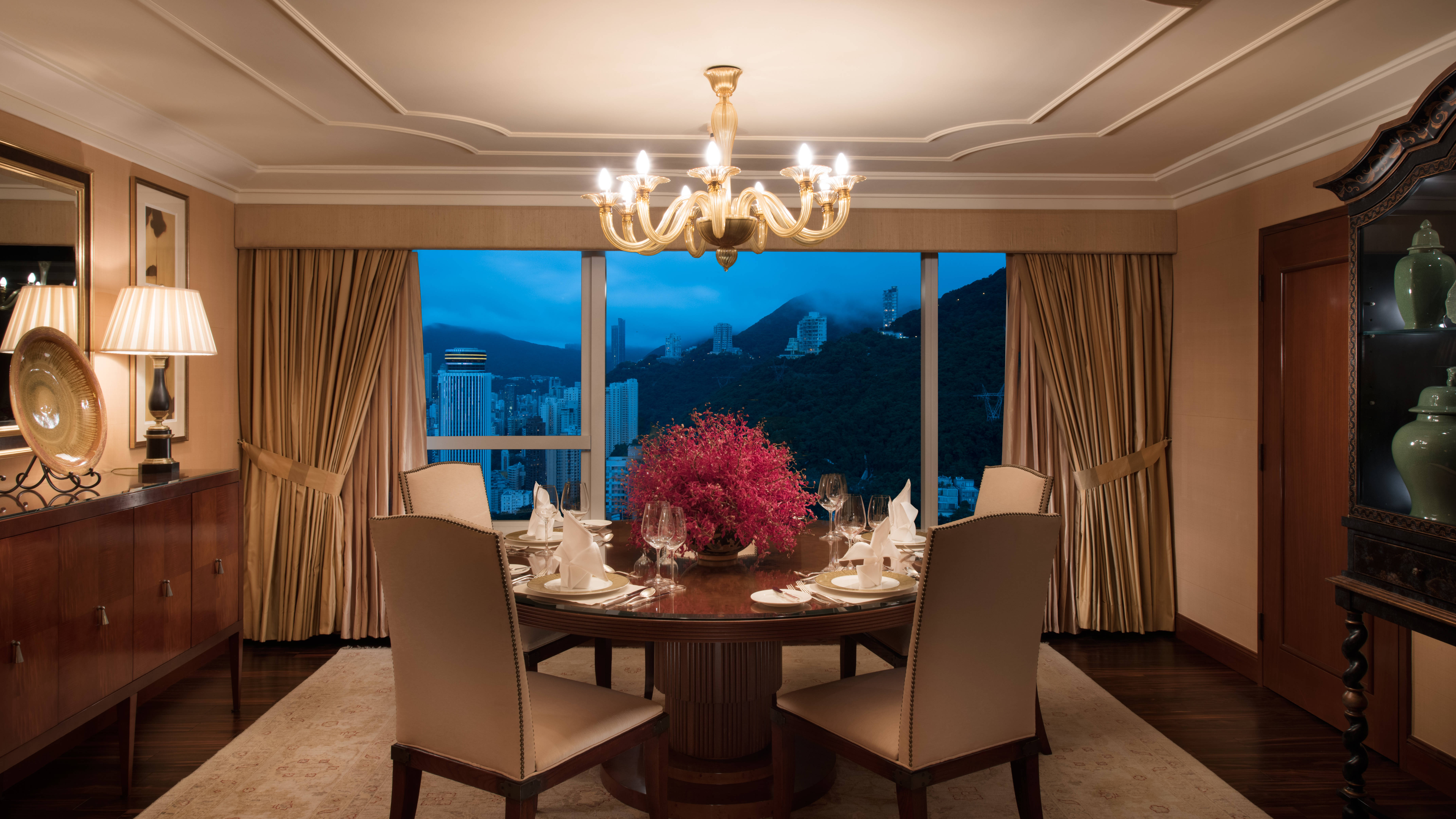 King Chairman Suite Dining Room