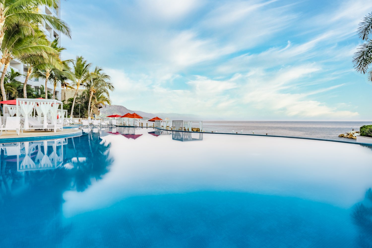 Oceanfront infinity pool at Hilton Vallarta Riviera