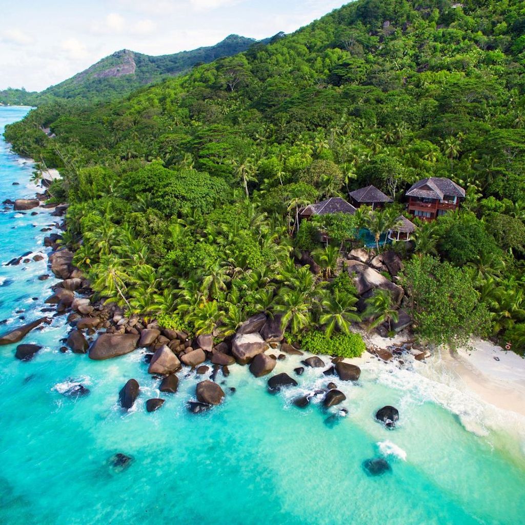 منظر جوي للواجهة الخارجية للفندق