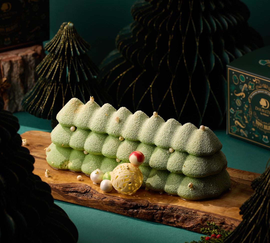 Festlicher Kuchen auf einem Tisch