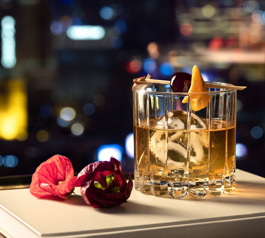 Buvez dans un bar du salon Alle