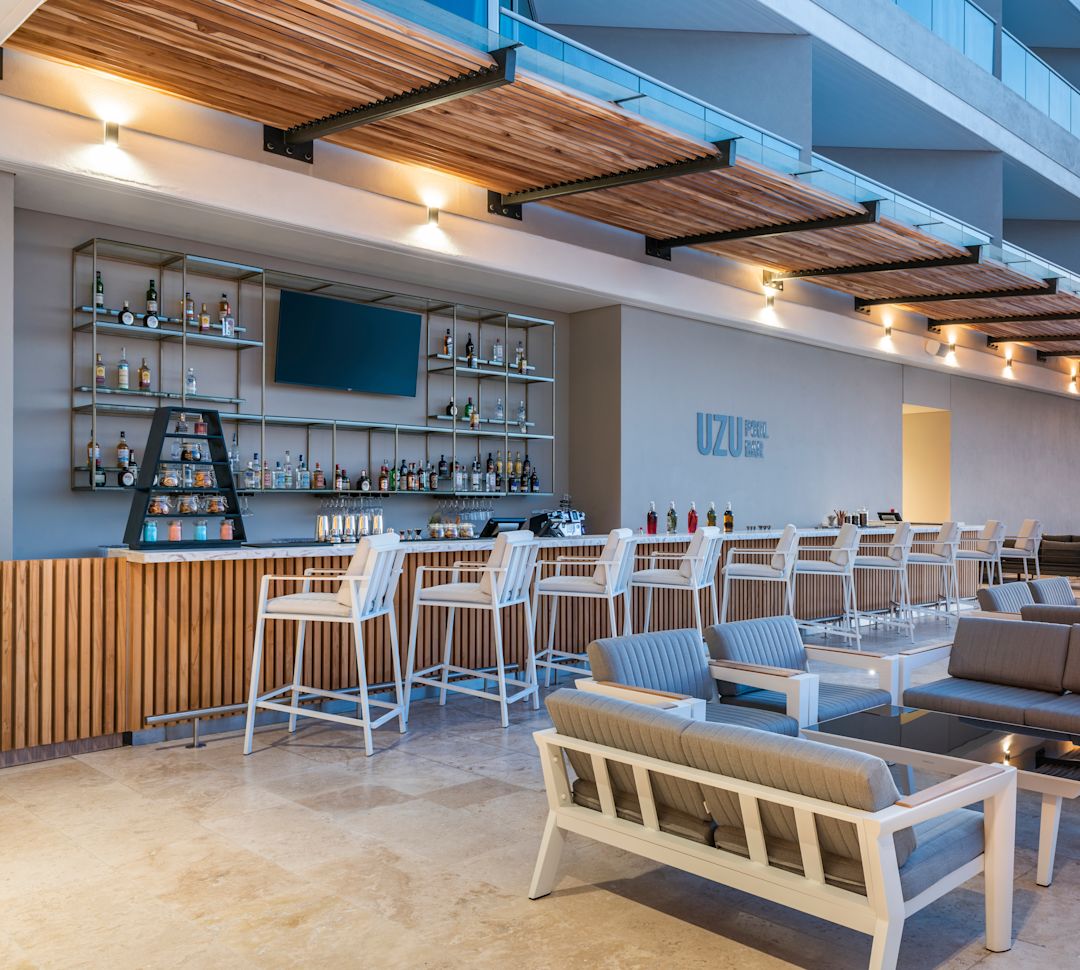 Uzu Pool Bar-transition