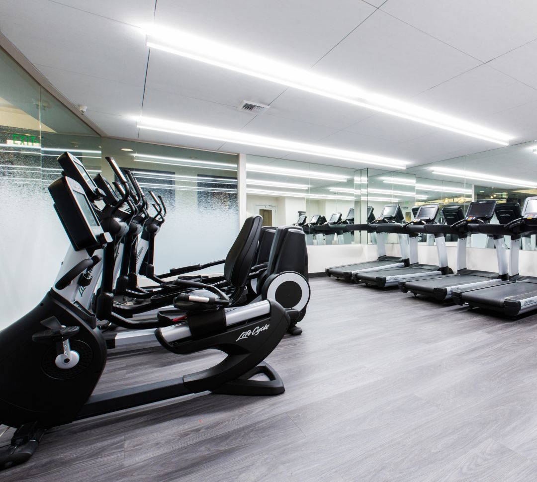 Fitnesscenter mit Kardiogeräten