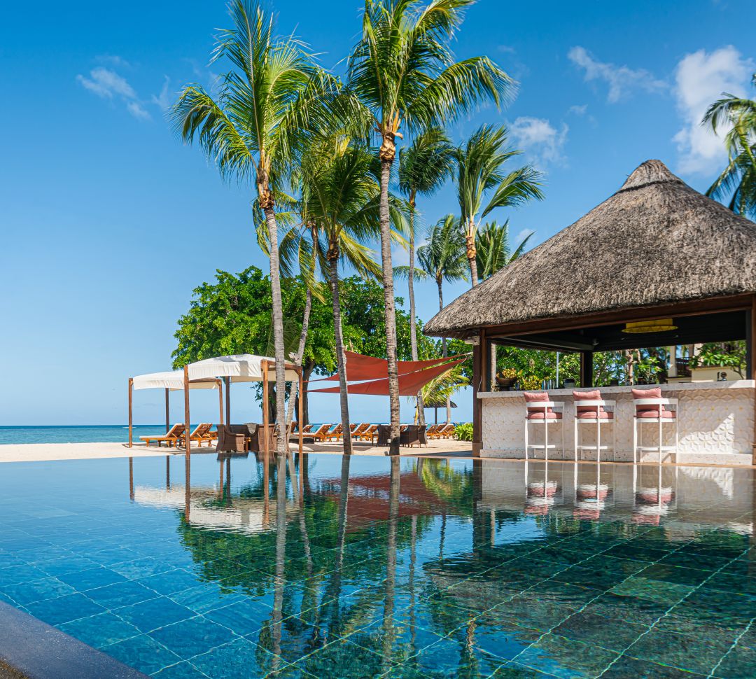 Infinity Pool Hibiscus Bar