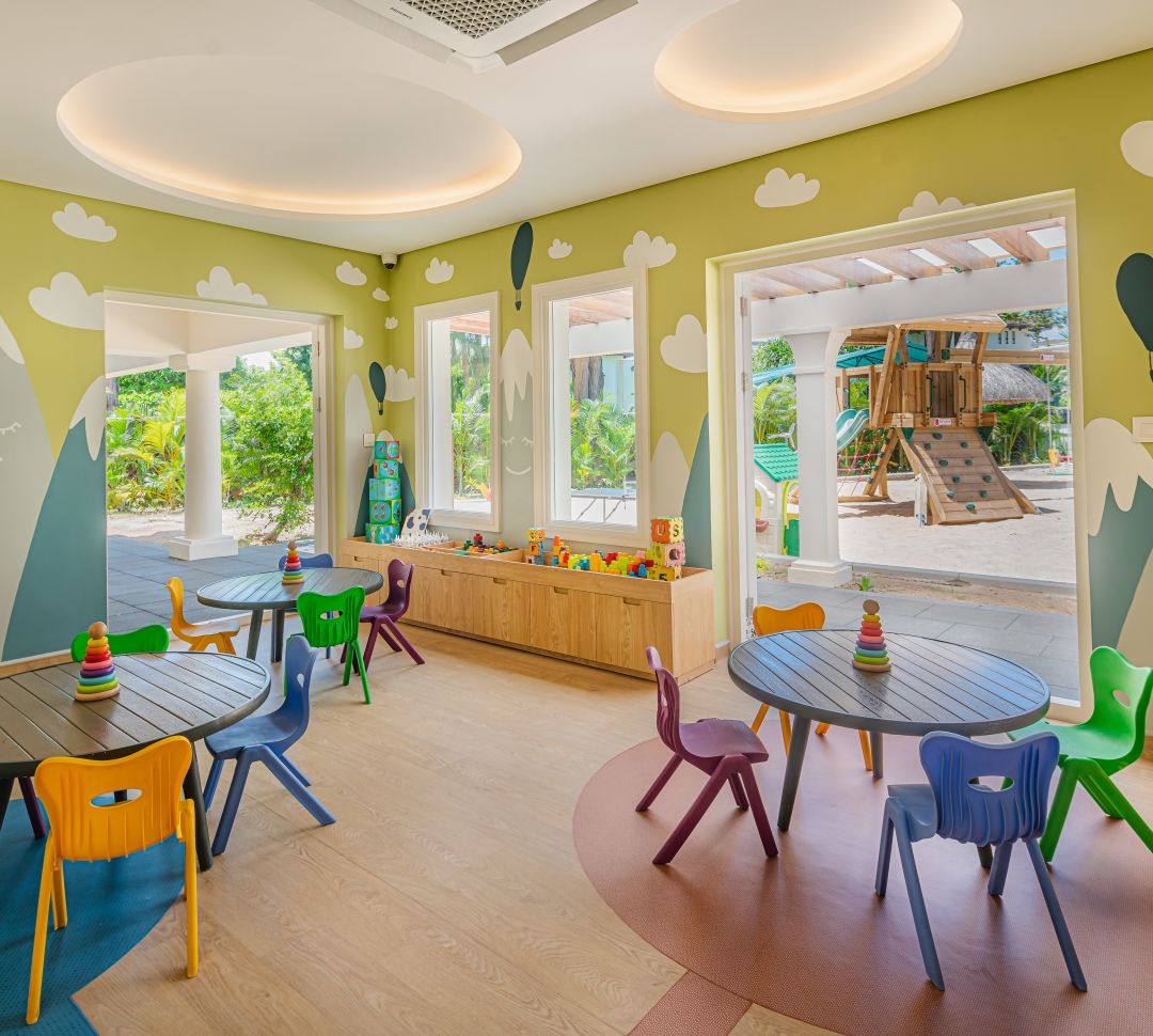 Club pour enfants de l'espace intérieur - transition