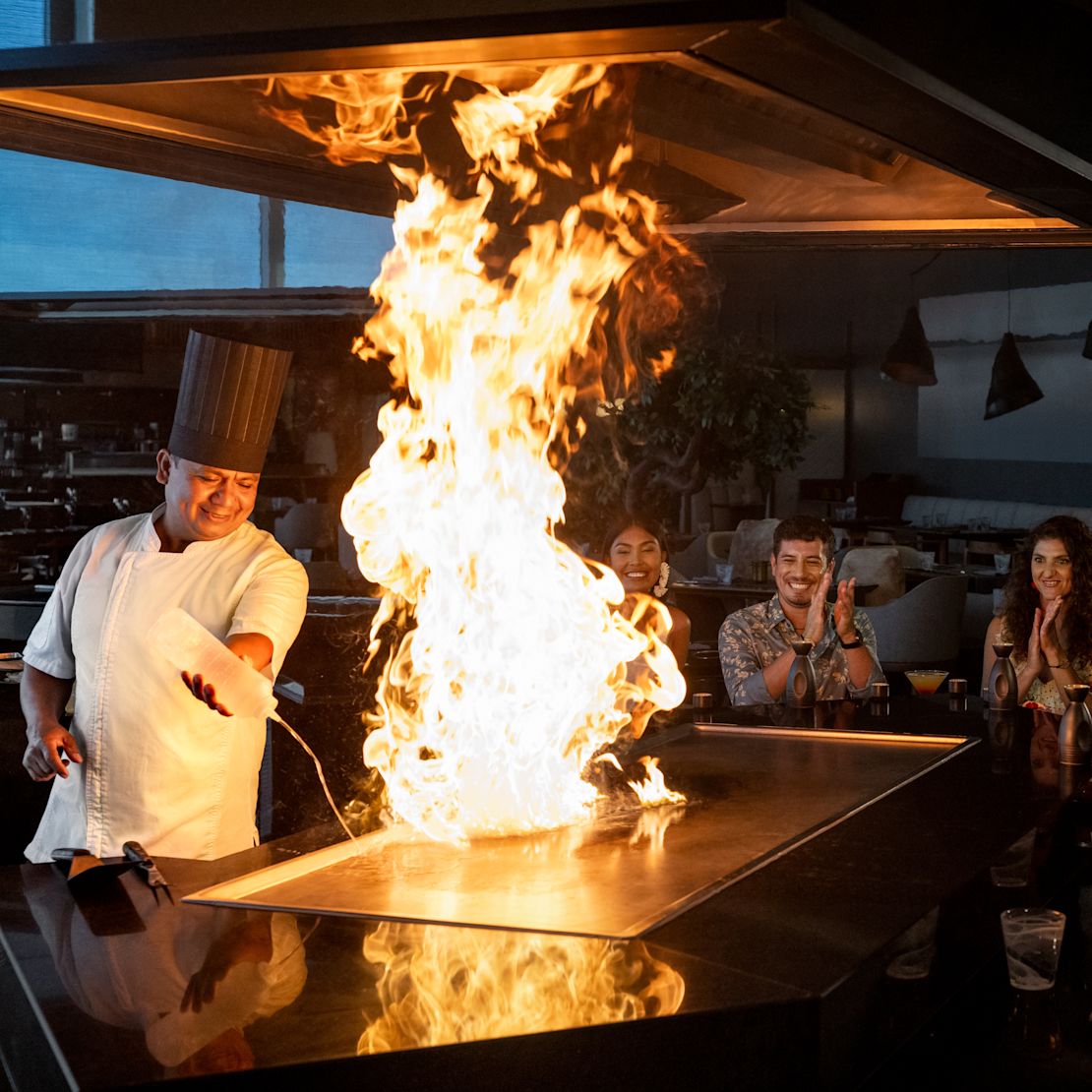 Tranziția spectacolului Noriku Teppanyaki