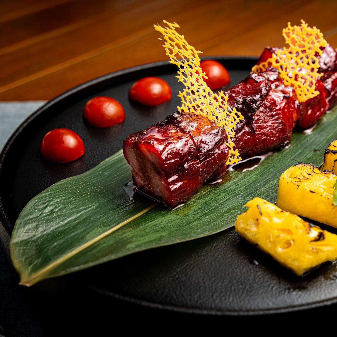 Kleine Speisen auf dem Teller-Umstellung