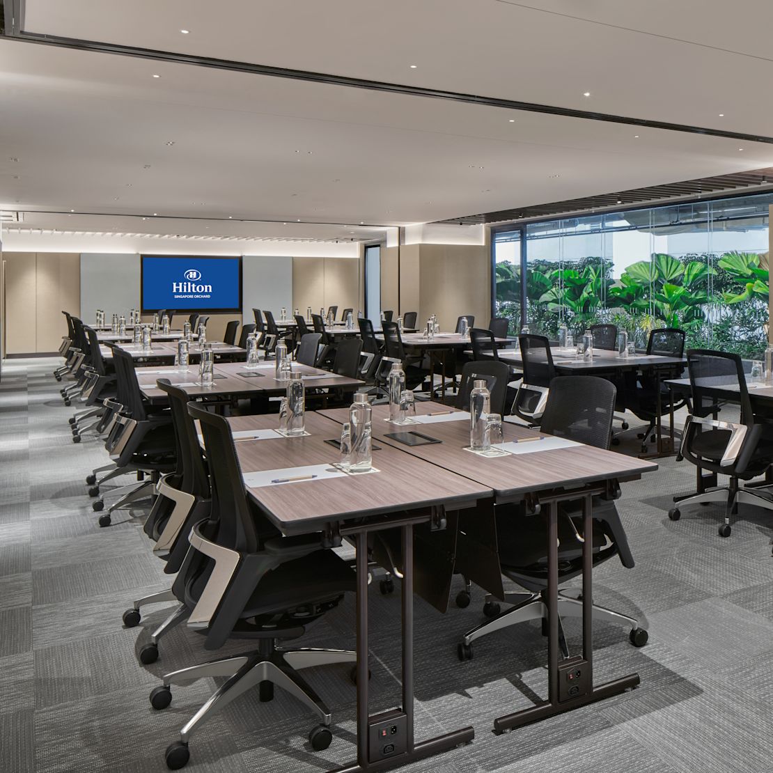 meeting room setup-transition