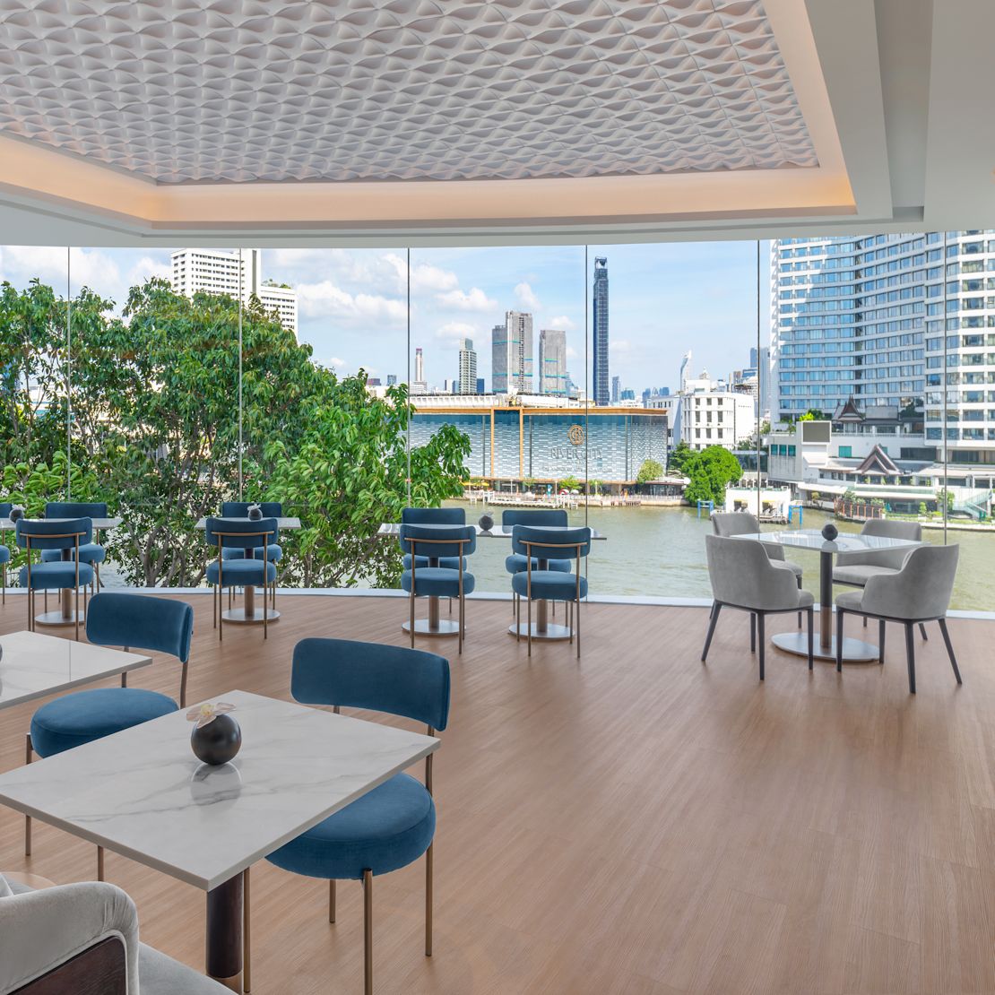 Dining Area of the Executive Lounge with City View-transition