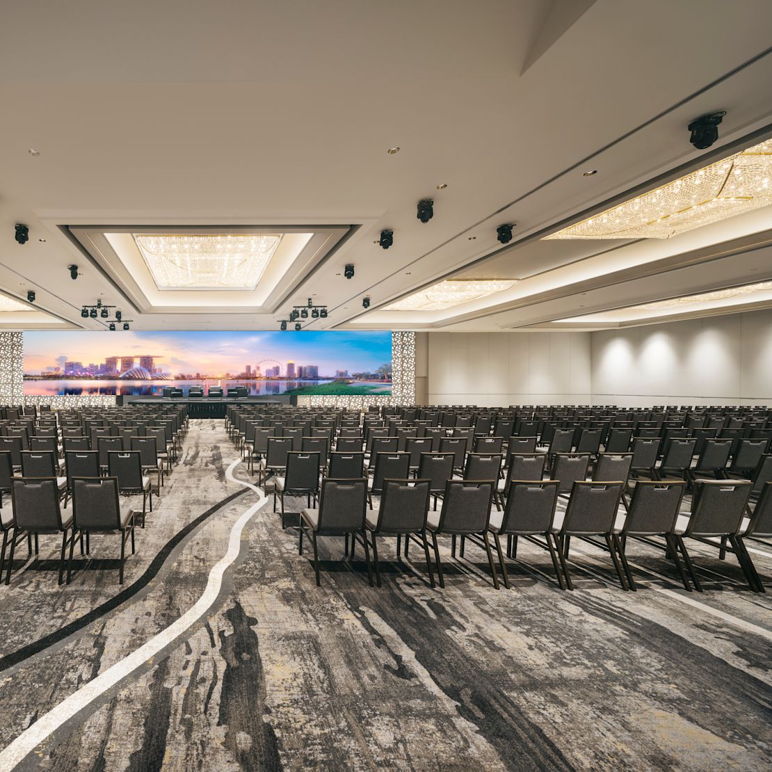 Grand ballroom with seating-transition