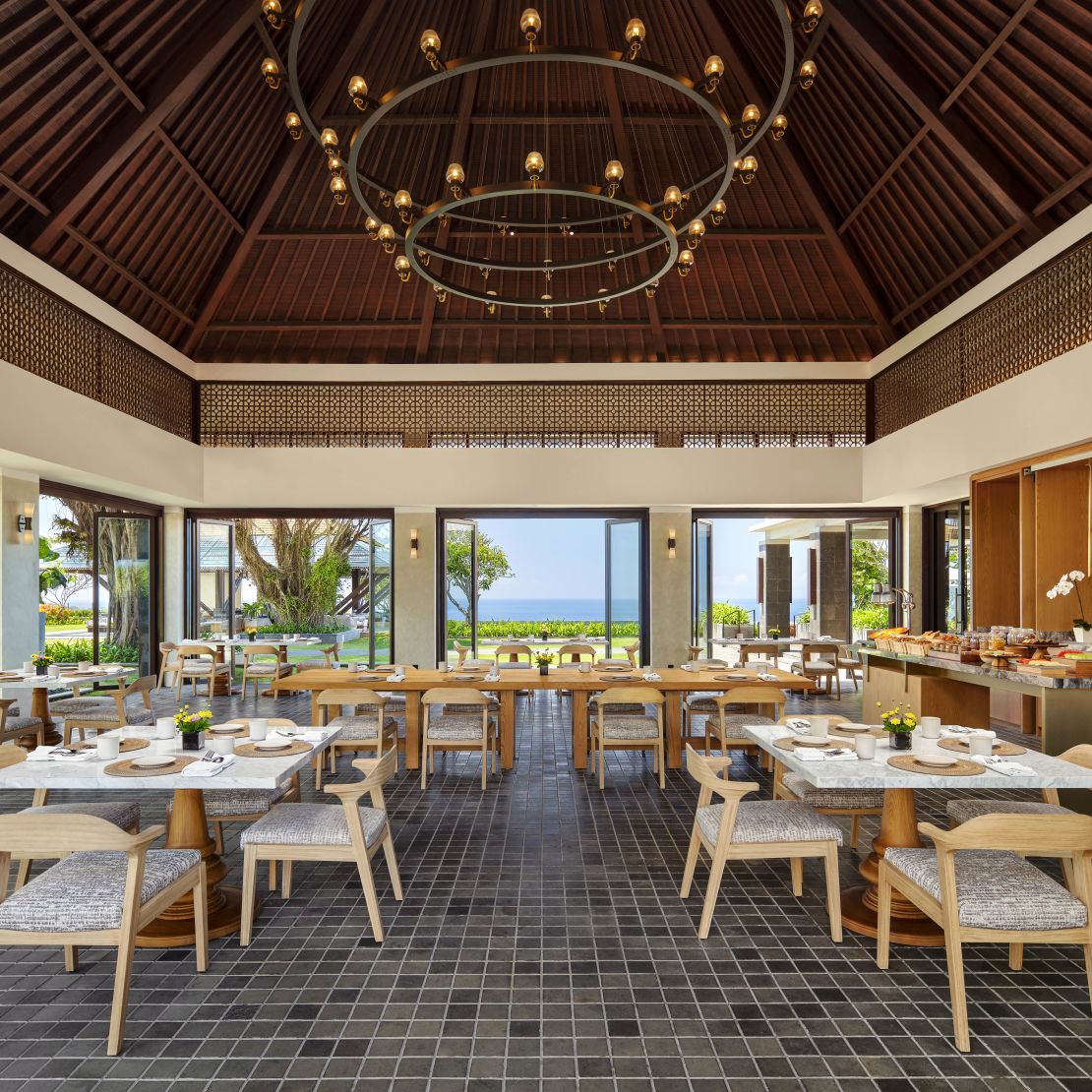 Commune Restaurant Pavillion Area-transition