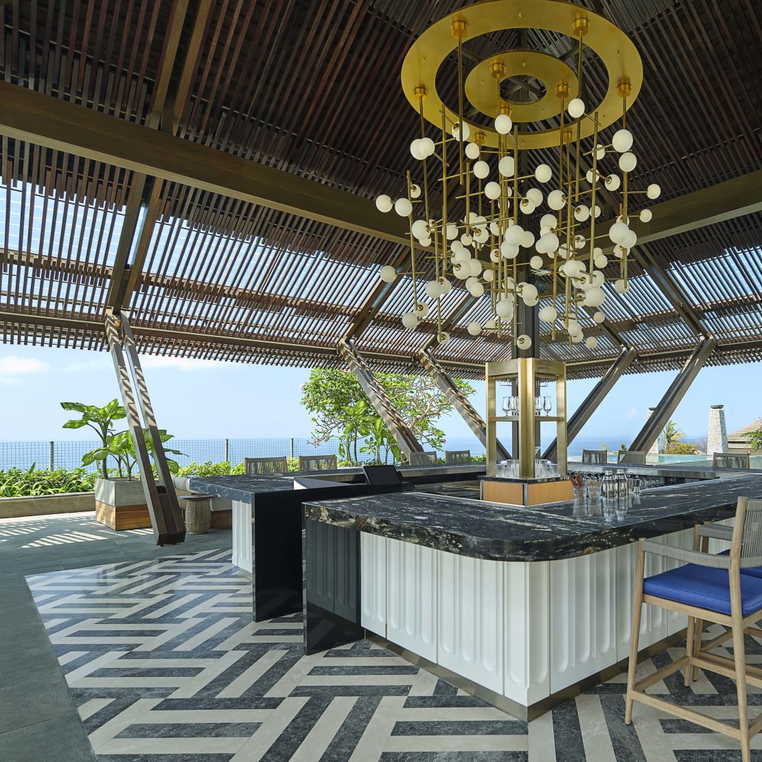 Pad Pool Bar by Day-transition