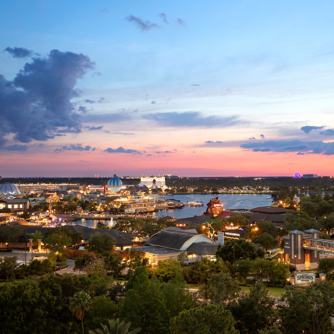 Transisi Pemandangan Langit Eksterior Disney Springs