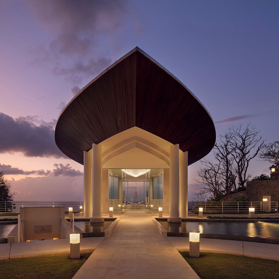 Chapel atlar at Wiwaha Chapel beach at dusk-transition