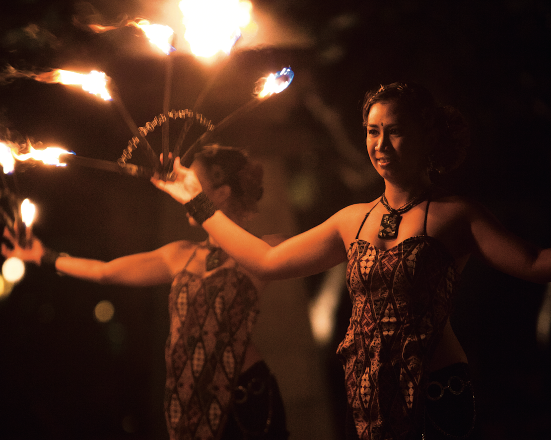 New year eve dinner buffet fire dancers-transition