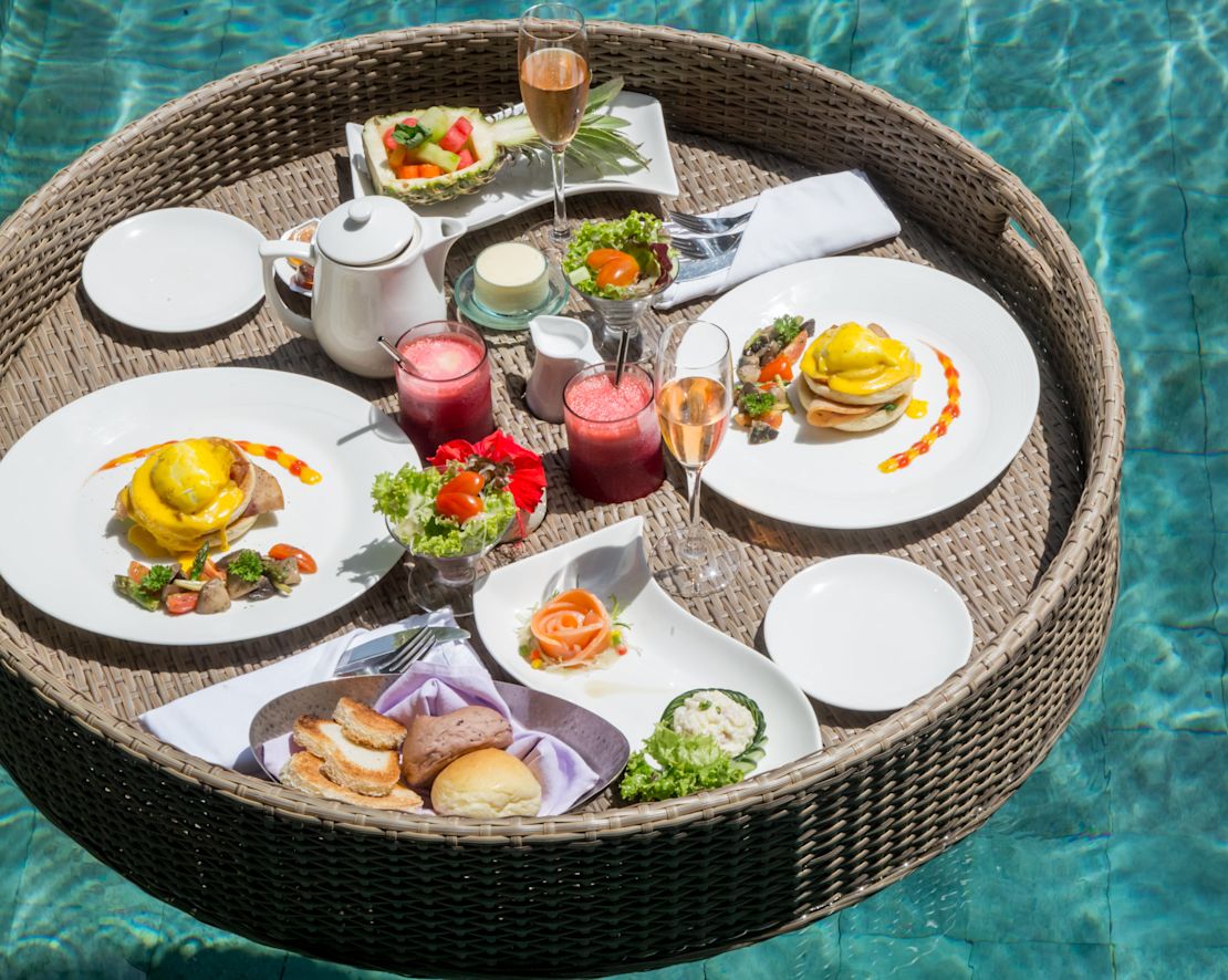 Gambar transisi-baki makanan