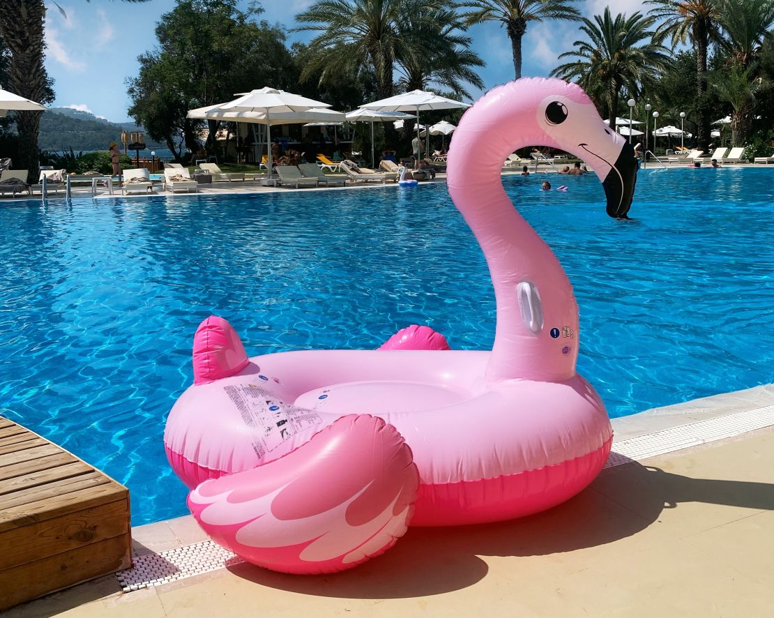 Inflatable flamingo pool toy
