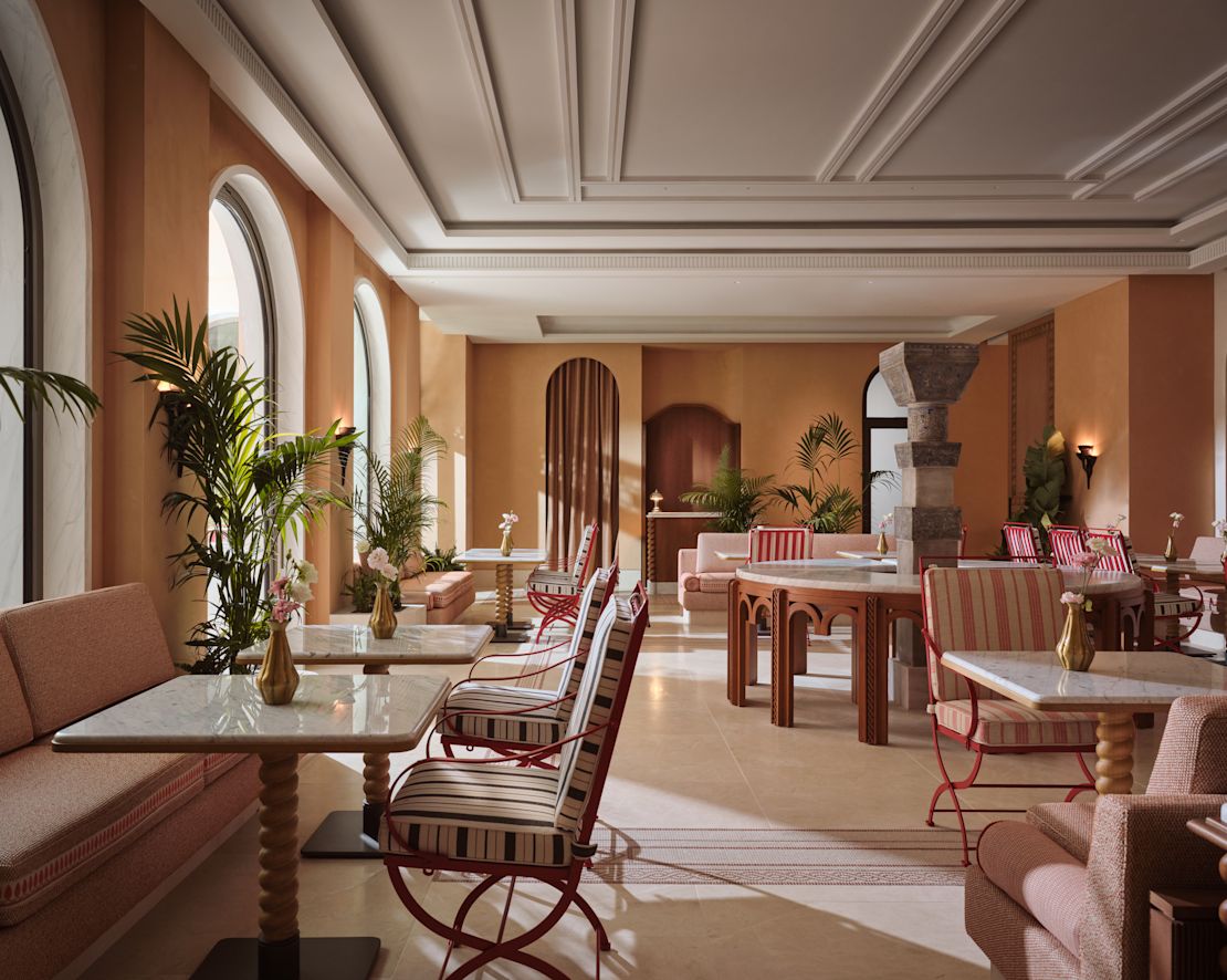 การแปลพื้นที่ Byzantino Grande Brasserie Café