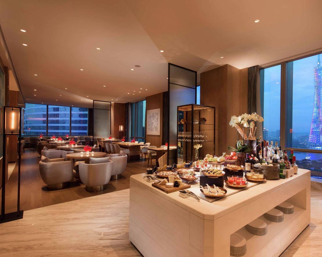 Executive Lounge-transition