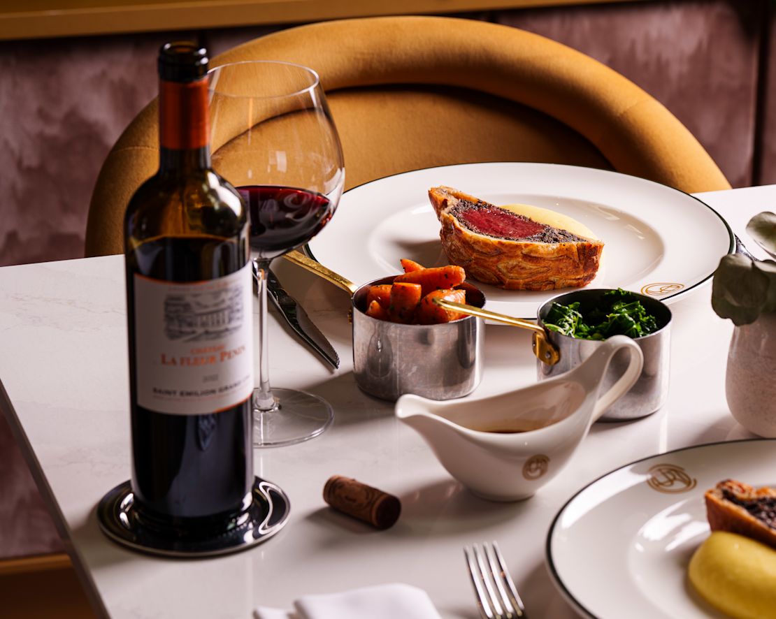 ร้านอาหาร The Court, อาหารเรียกน้ําย่อยบีฟเวลลิงตัน, อาหารทานเล่น, การเปลี่ยนไวน์