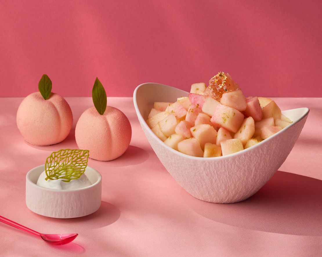 Peach Bingsu, een Koreaans geschoren ijsdessert-transitie