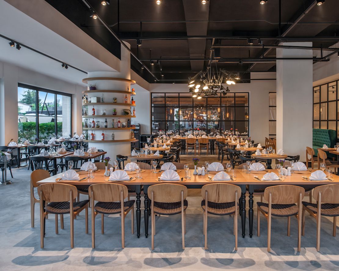 Sauce Restaurant-transition