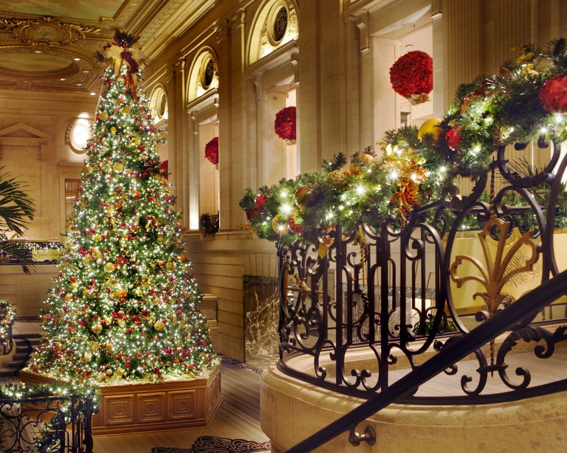 Christmas Tree at Hilton Chicago