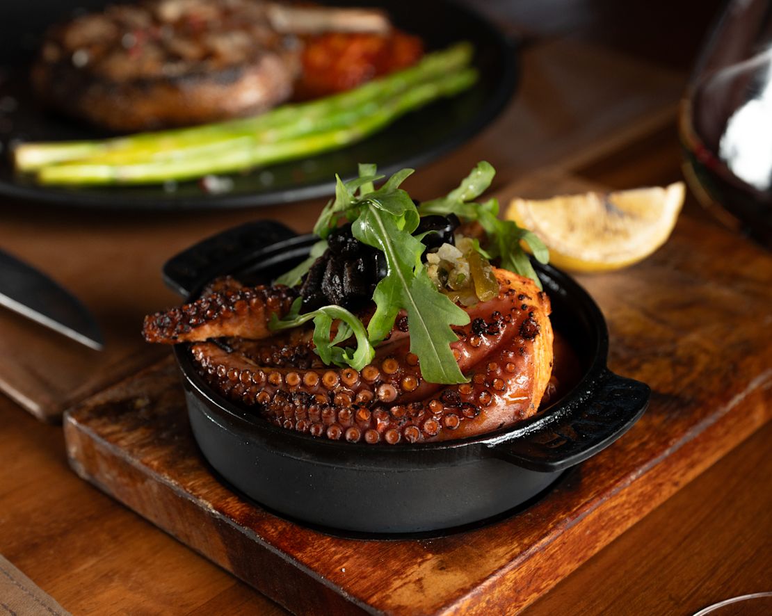 Octopus con limón en el restaurante AUMA, transición