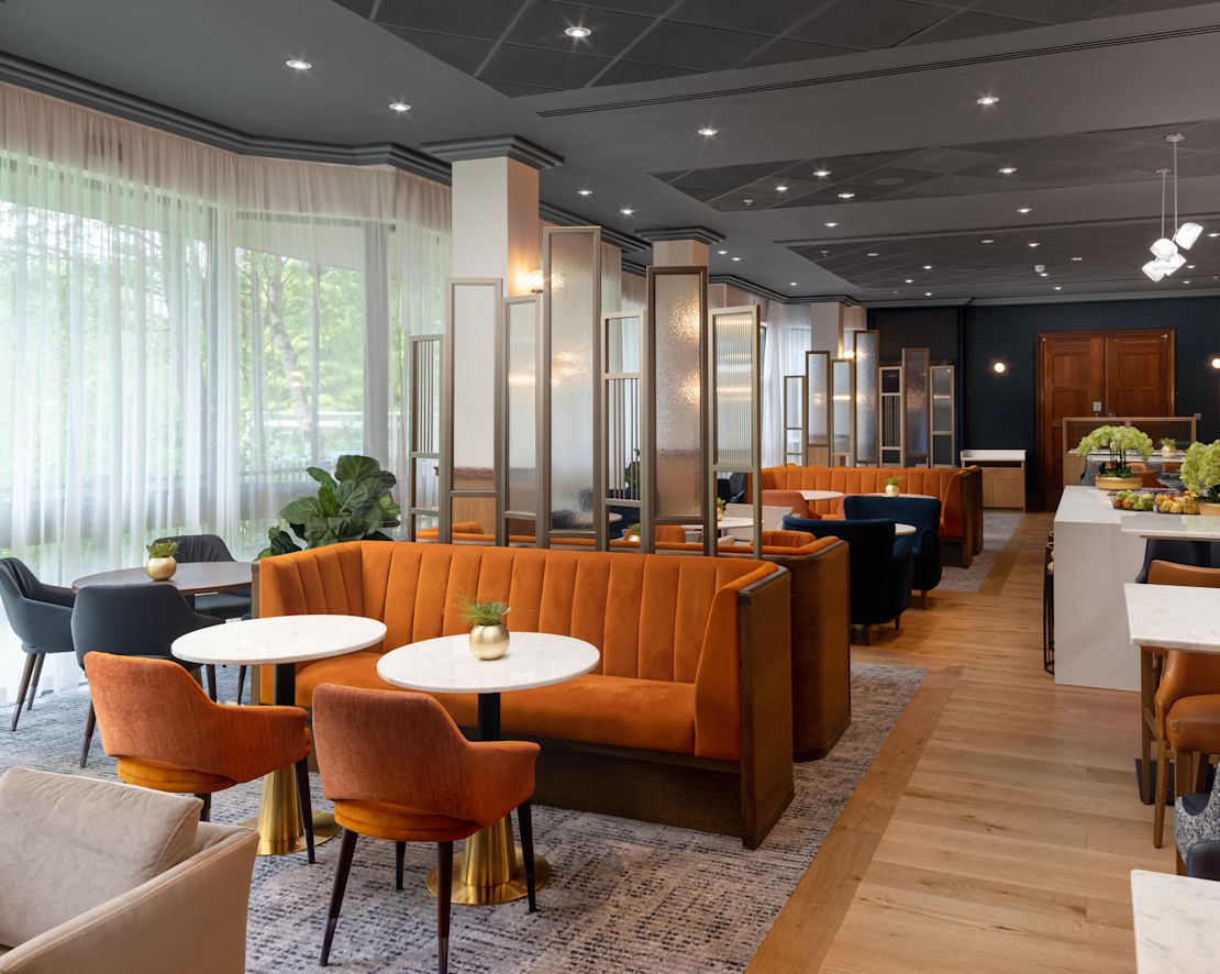Executive Lounge-transition