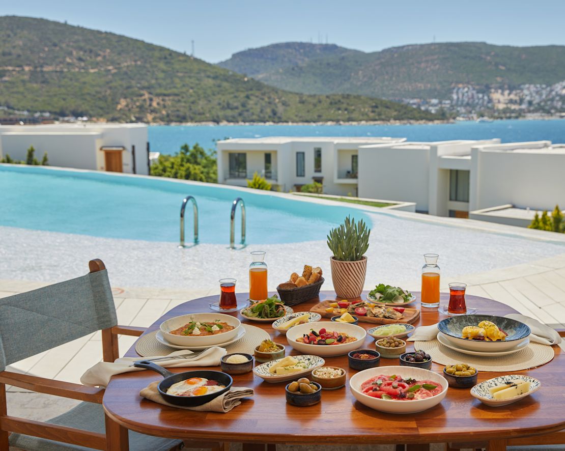Ezi Restaurant Breakfast-transition