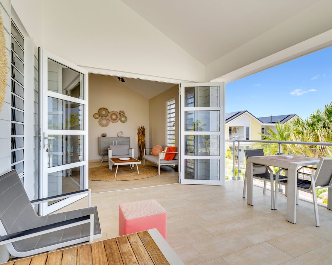 Seaview Guest Room Balcony-transition