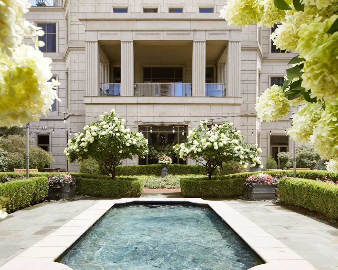 Garden Pool-transition