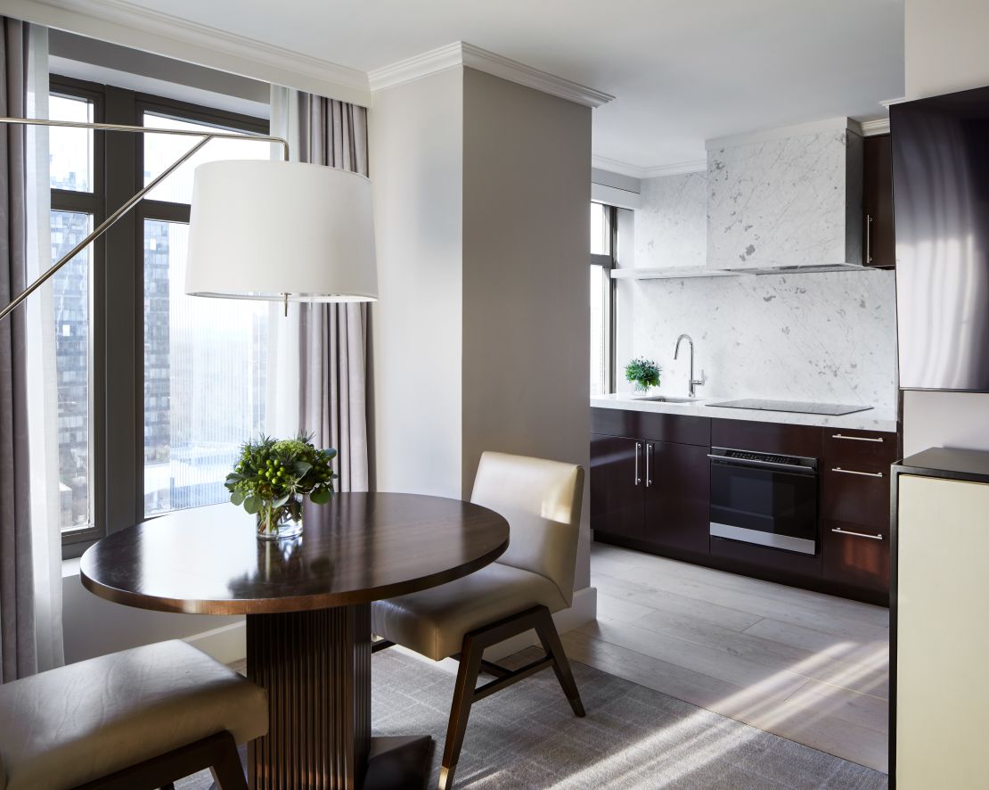 Astoria King Suite-transition