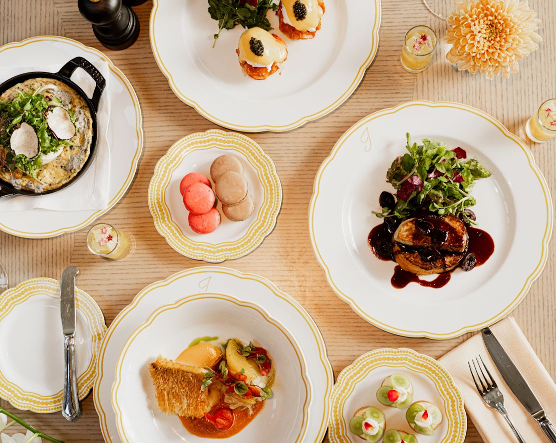 อาหารเย็น Jolie Brasserie และอาหารเรียกน้ําย่อย