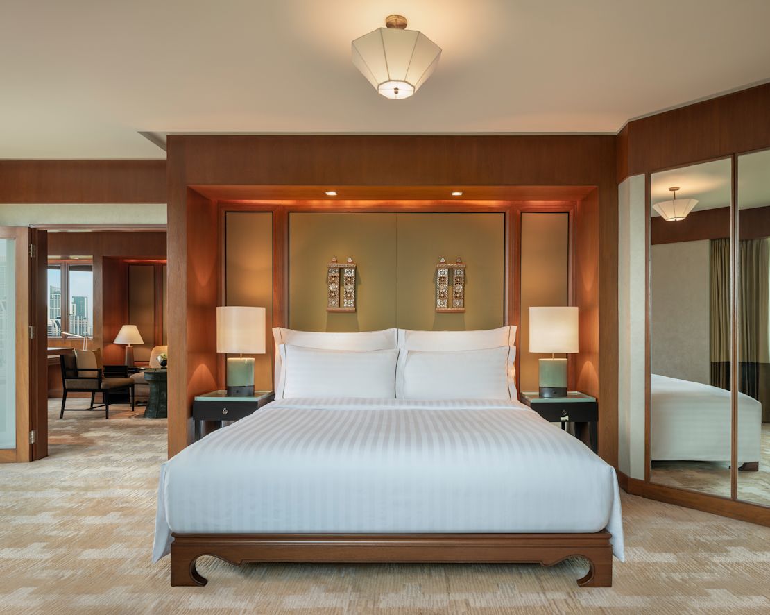 king bed in guest room-transition