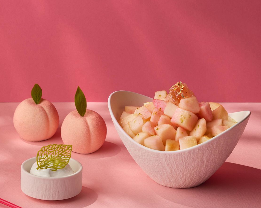 Peach Bingsu, a Korean shaved ice dessert-transition