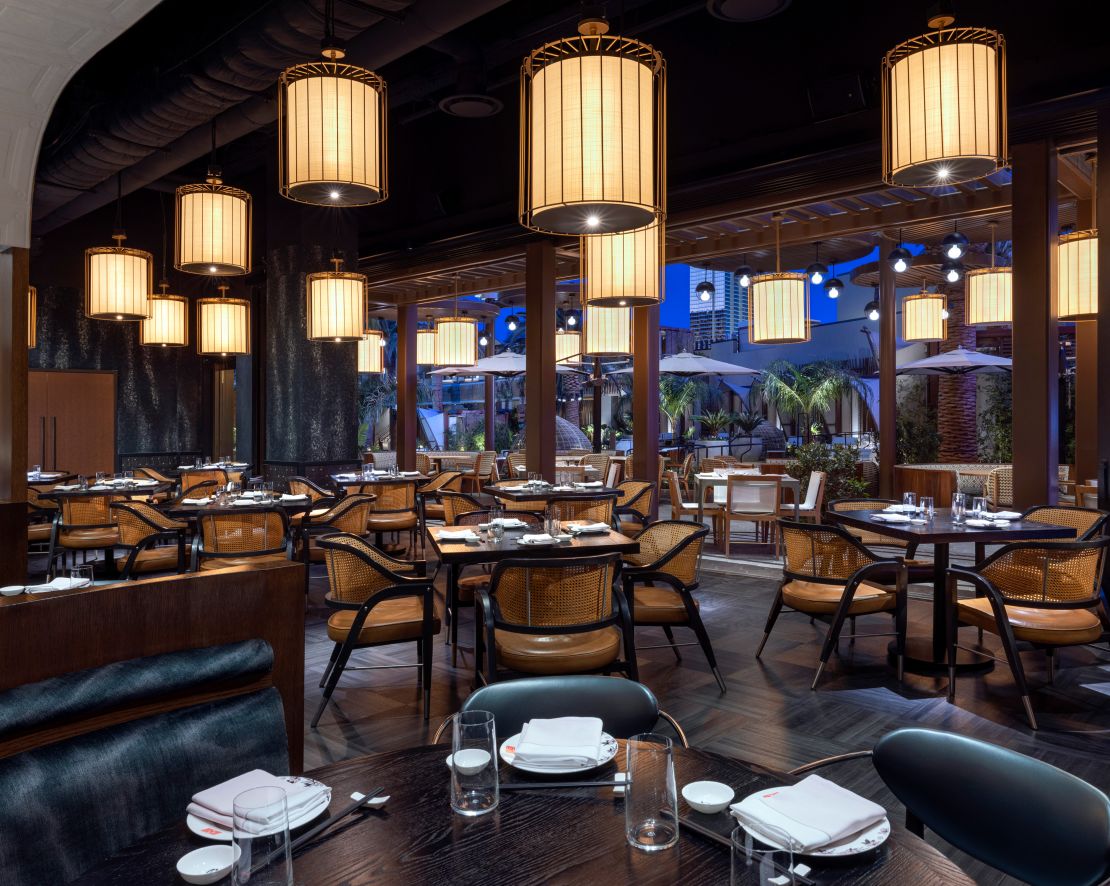 restaurant dining area-transition